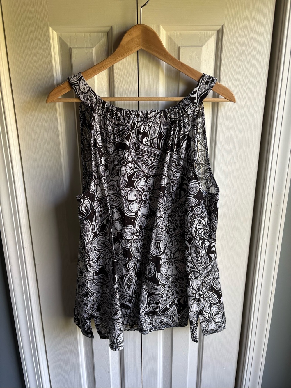 Talbots Plus Etched Paisley Halter Top Black/White/Gold Thread Sleeveless 2X